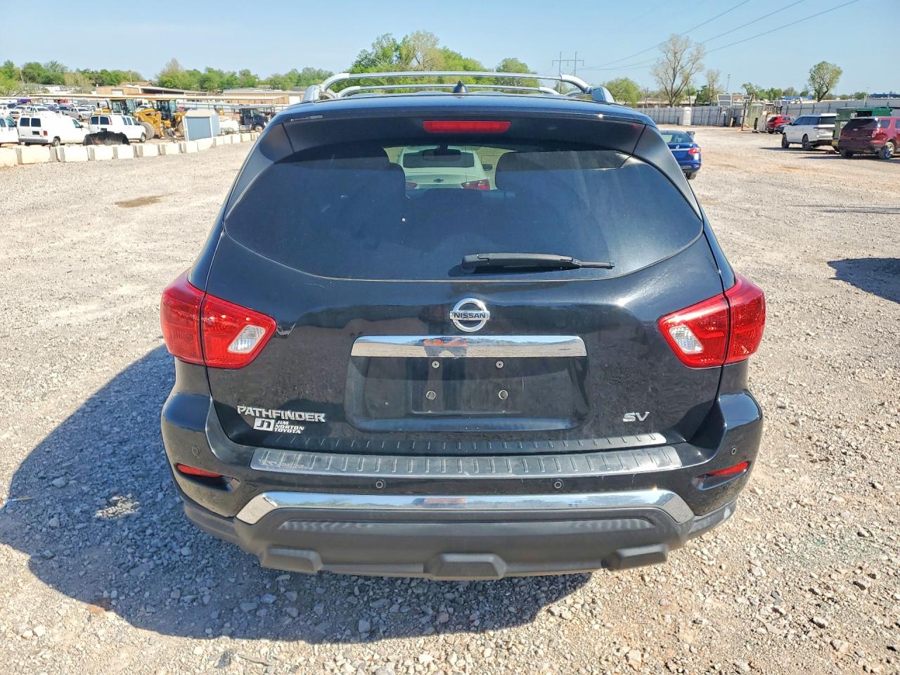 Nissan Pathfinder Sv