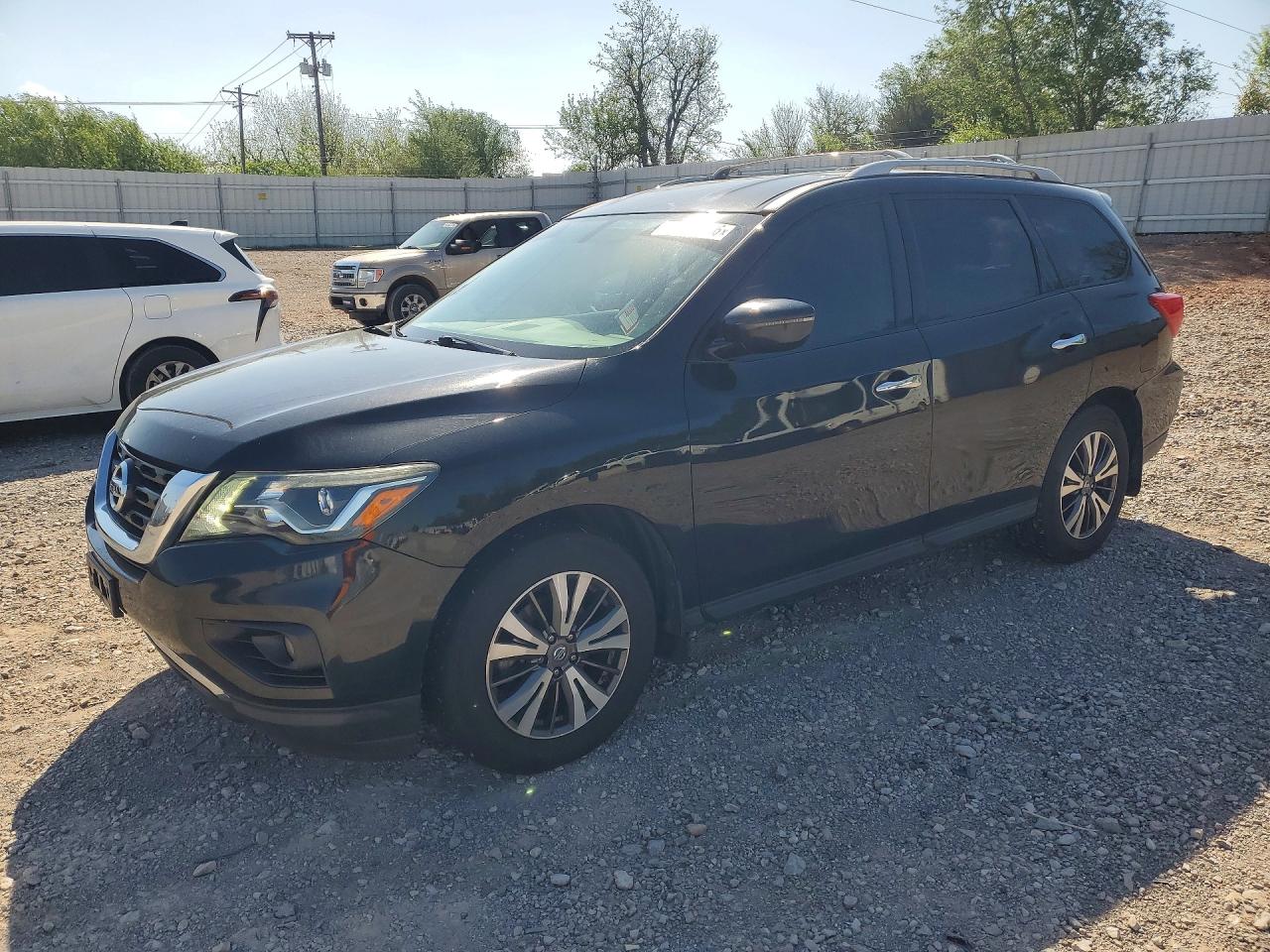 Salvage Nissan Pathfinder Image