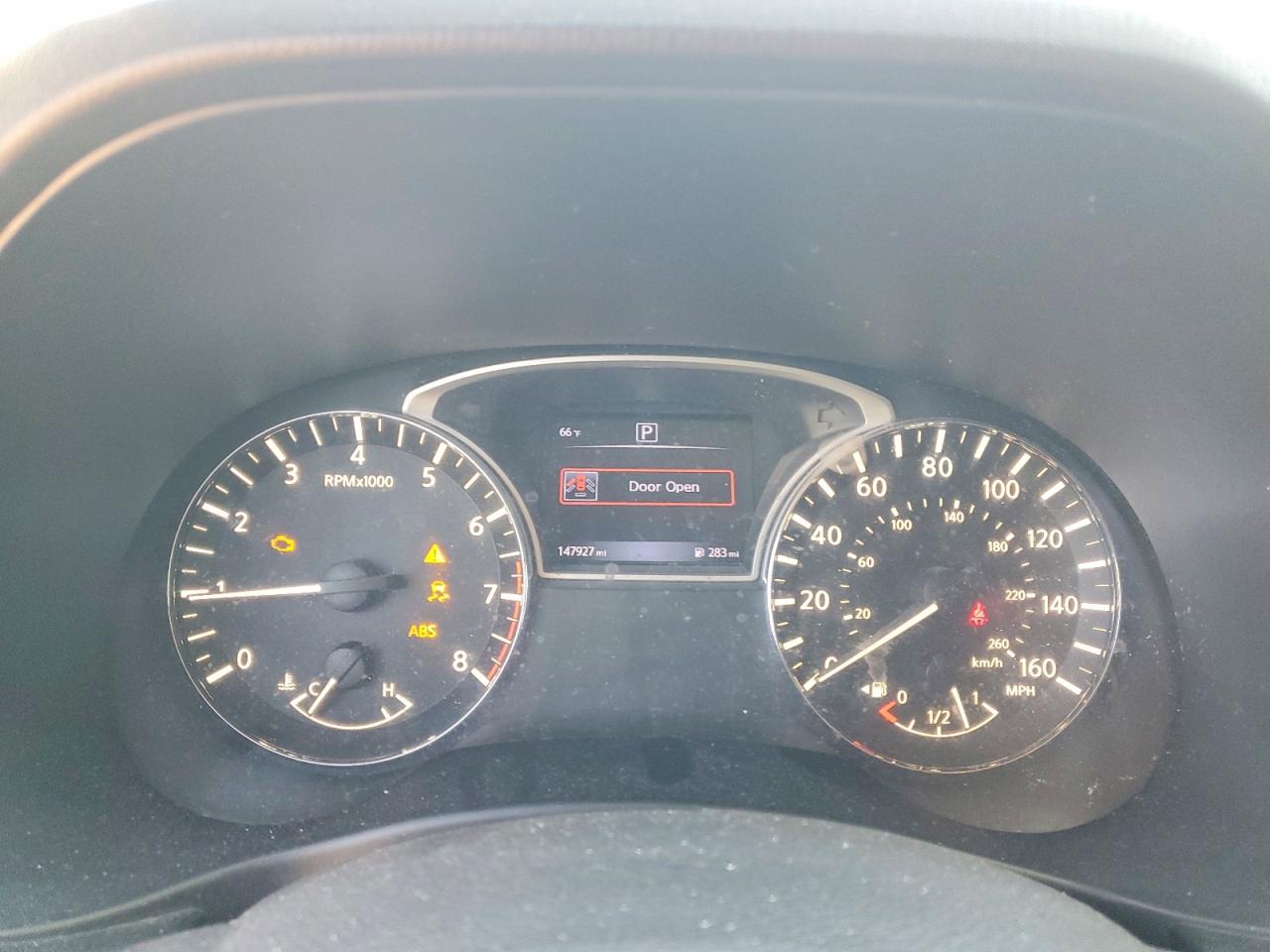 Nissan Pathfinder Sv