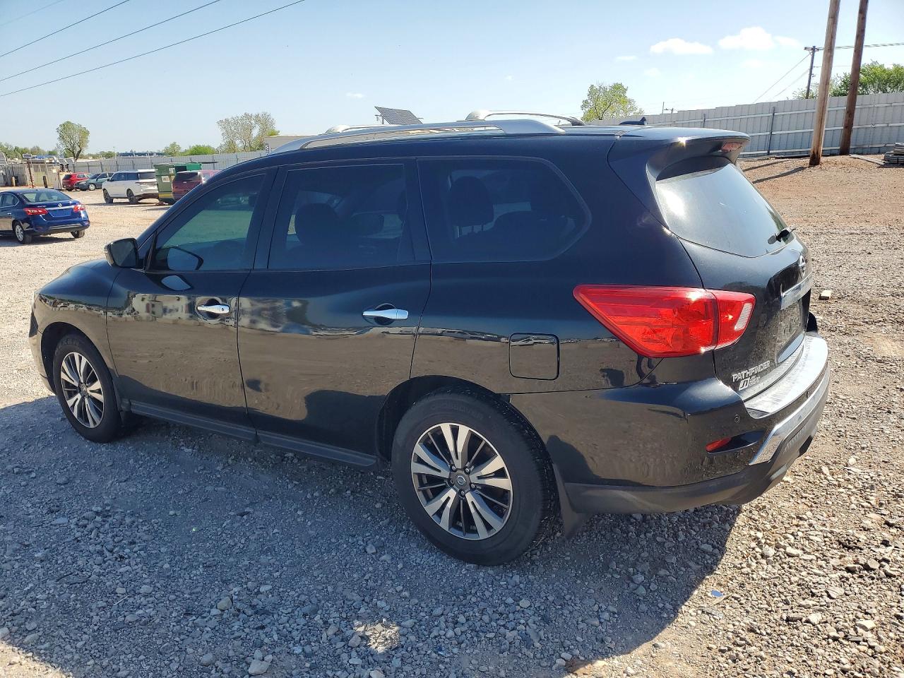 Nissan Pathfinder Sv