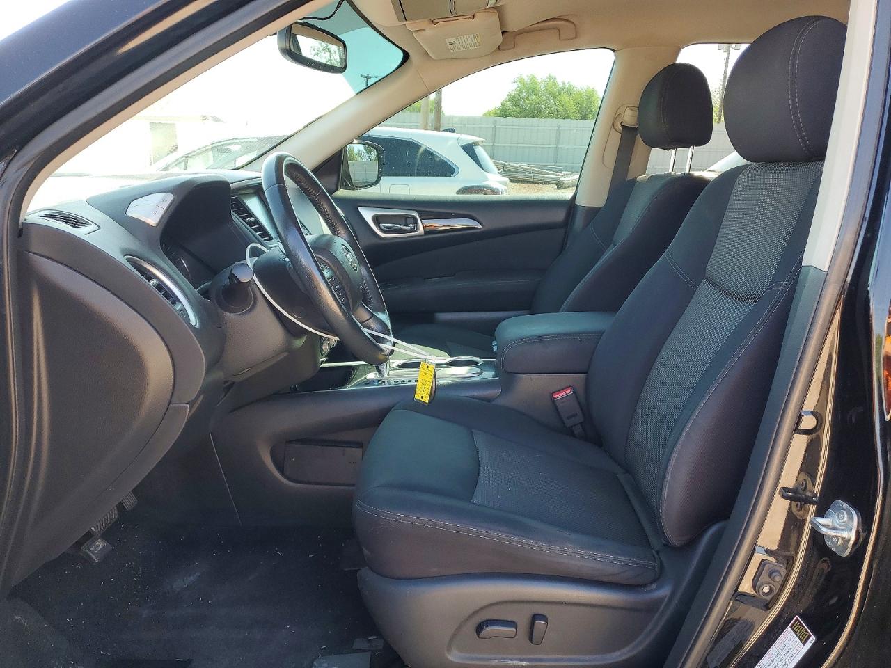 Nissan Pathfinder Sv