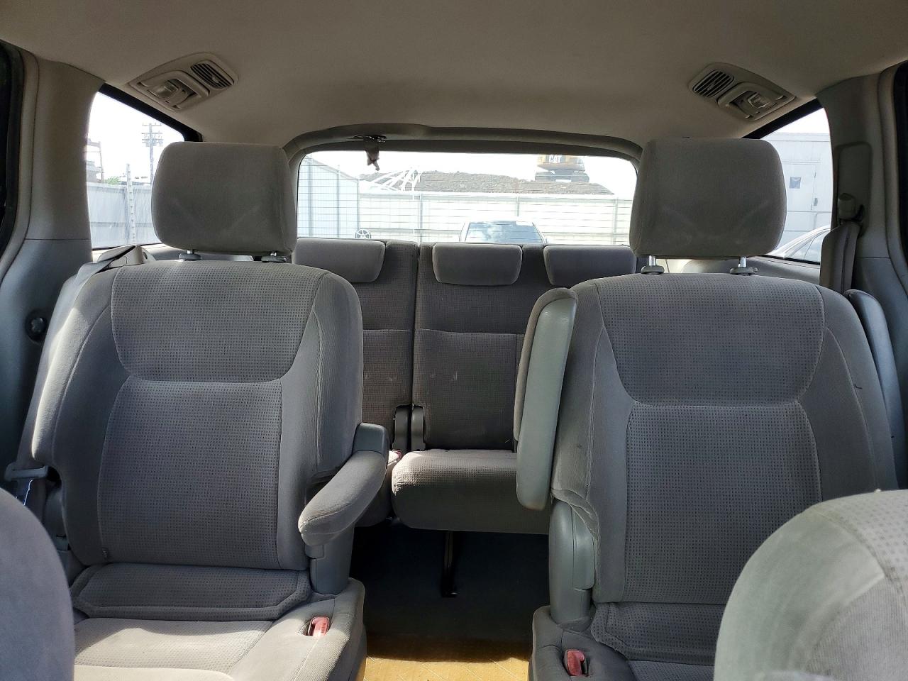 Toyota Sienna Ce 7 Passenger
