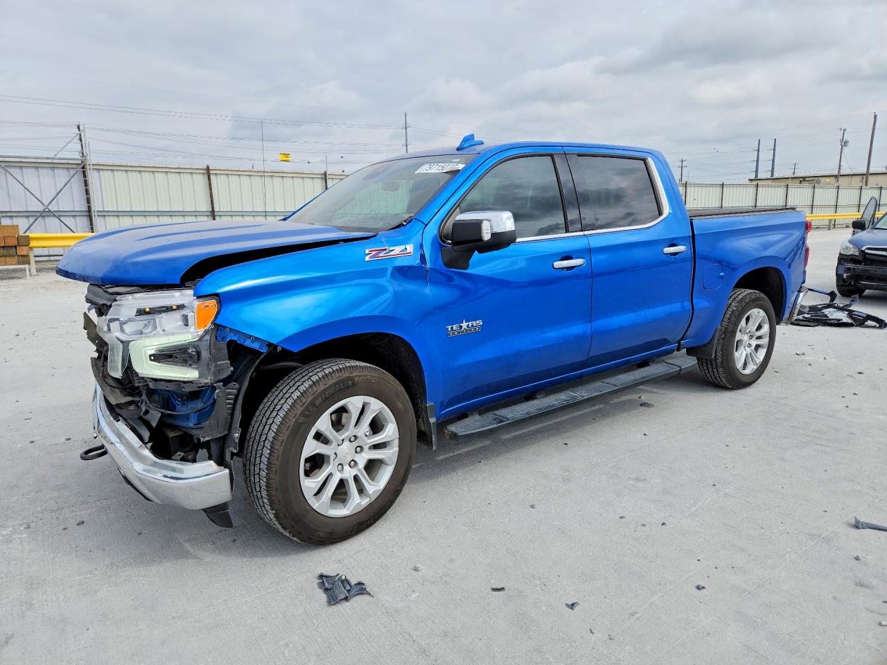 Salvage Chevrolet Silverado Image