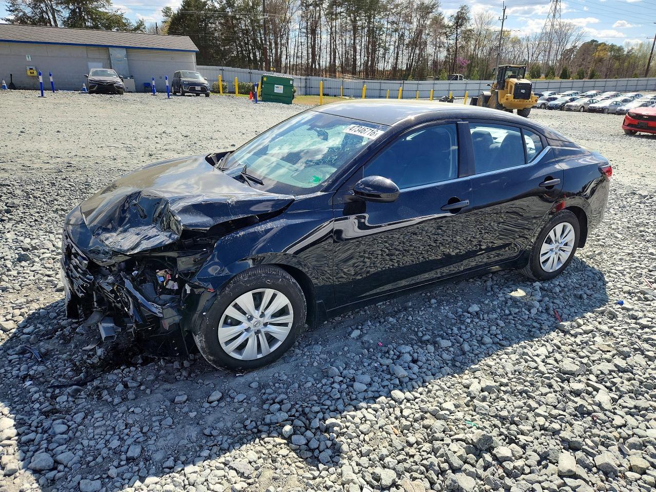 Salvage Nissan Sentra Image