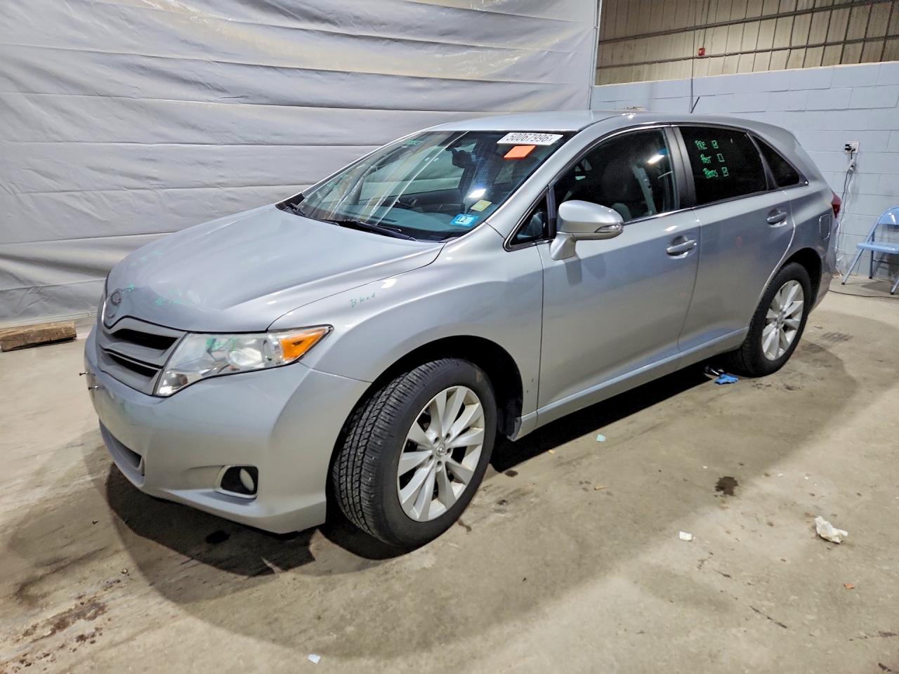 Salvage Toyota Venza Image