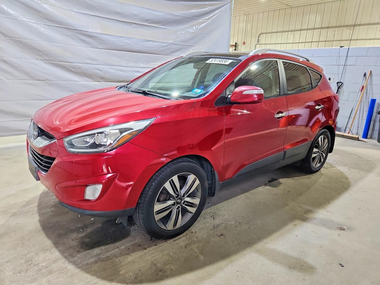 Salvage Hyundai TUCSON Image