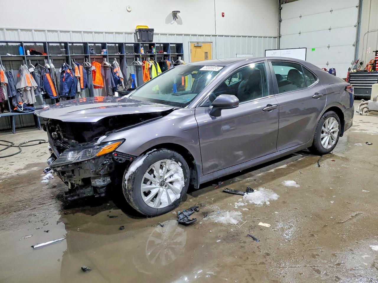 Salvage Toyota Camry Image