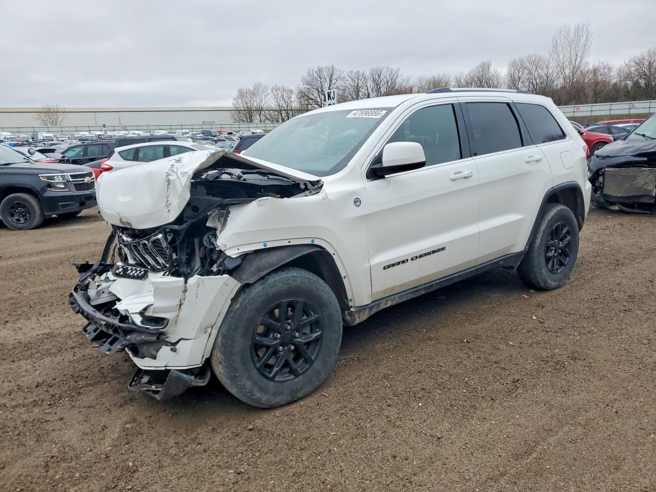Salvage Jeep Cherokee Image