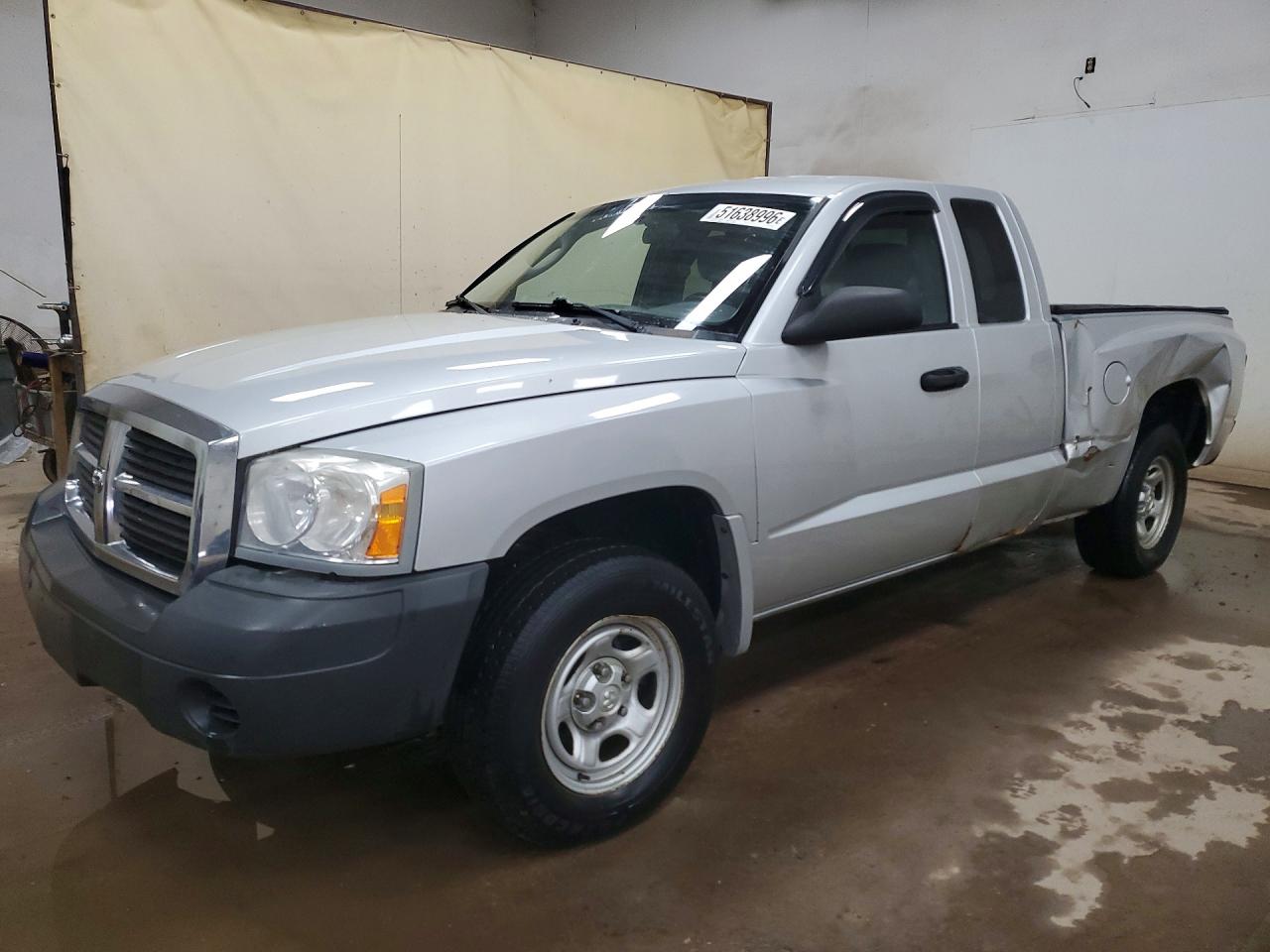 Salvage Dodge Dakota Image
