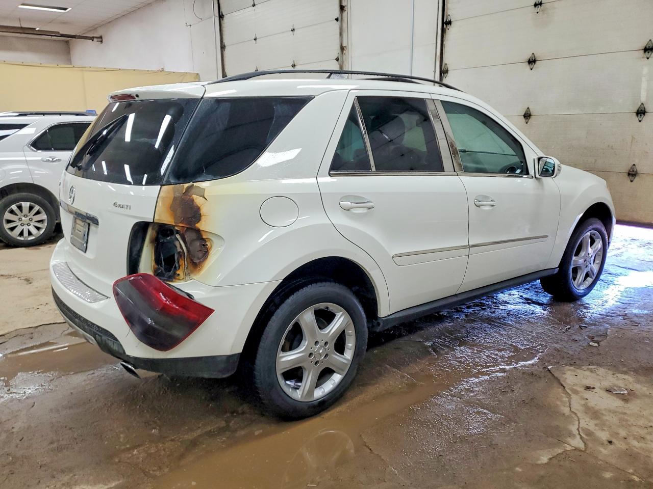 Mercedes-Benz M-Class 350