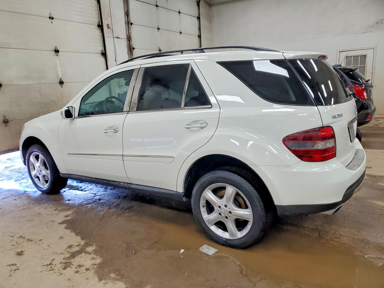 Mercedes-Benz M-Class 350