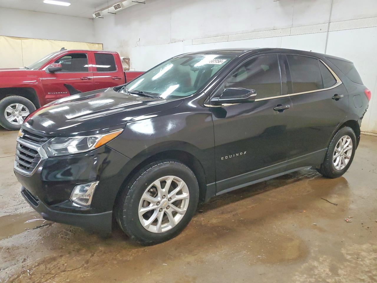 Salvage Chevrolet Equinox Image