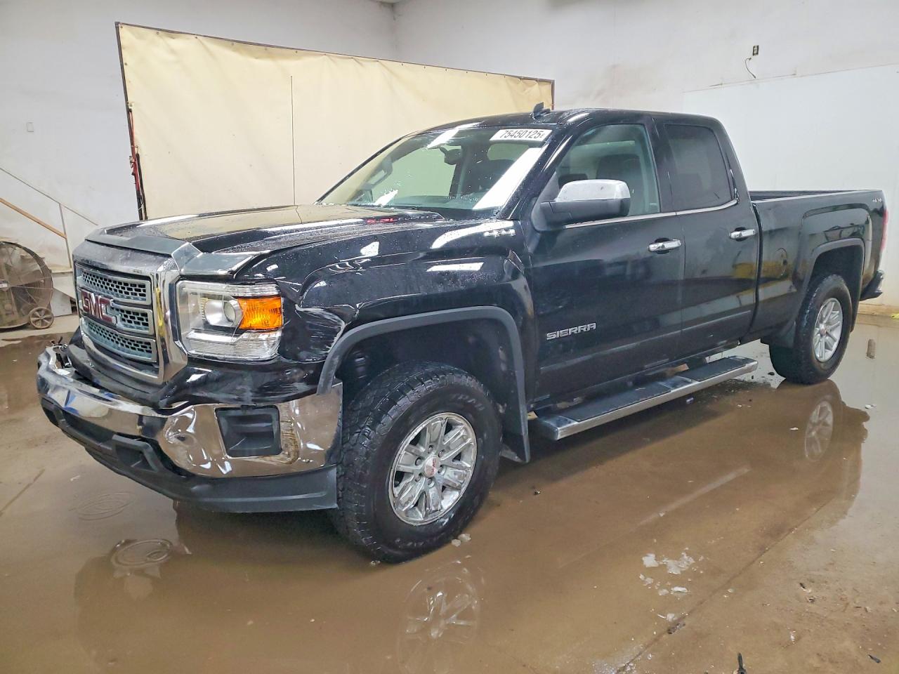Salvage GMC Sierra Image