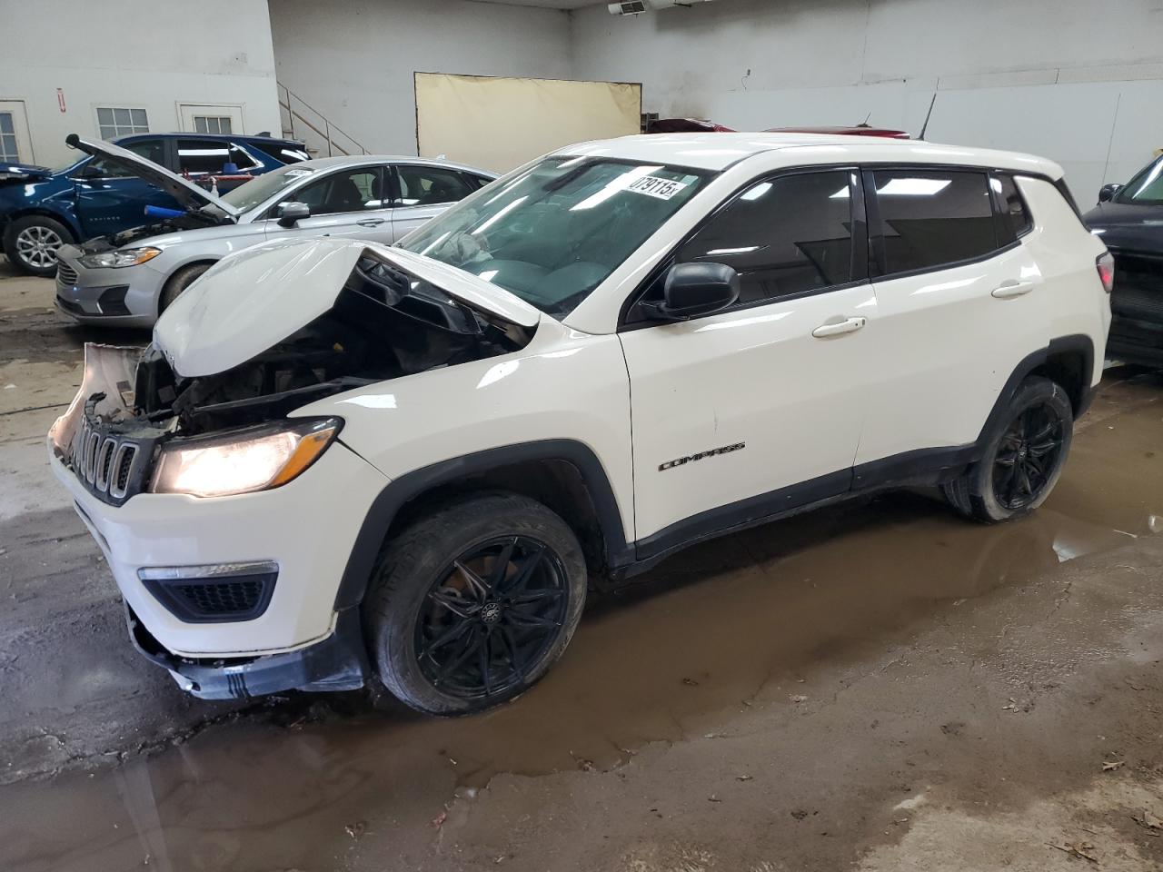 Salvage Jeep Compass Image