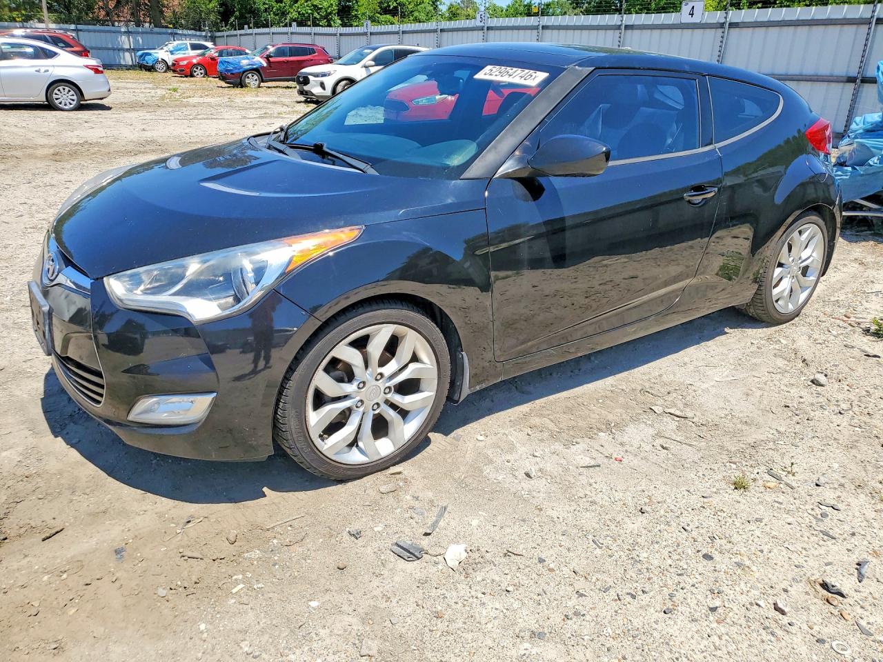 Salvage Hyundai VELOSTER Image