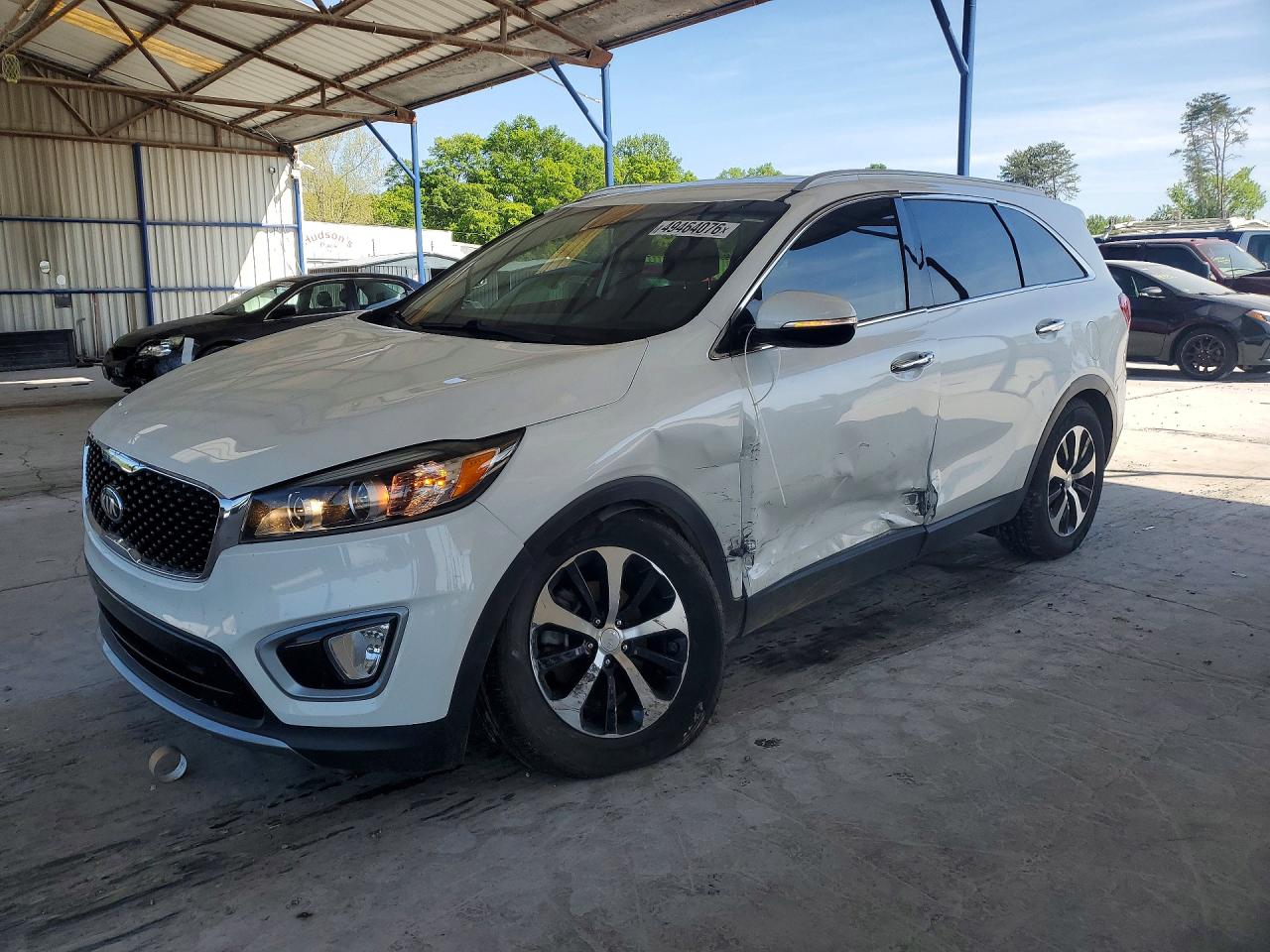 Salvage Kia Sorento Image
