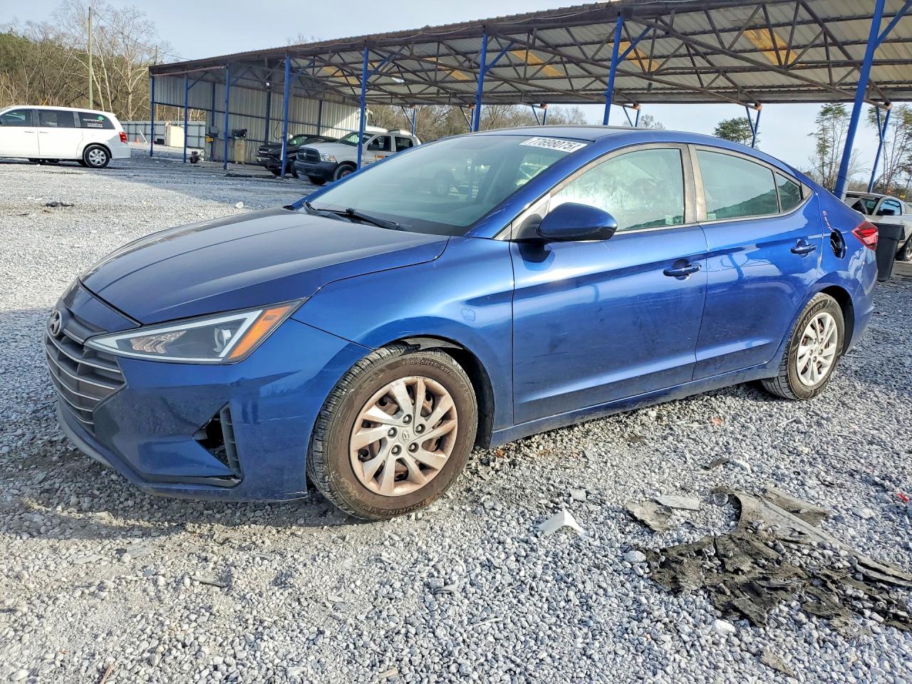 Salvage Hyundai ELANTRA Image
