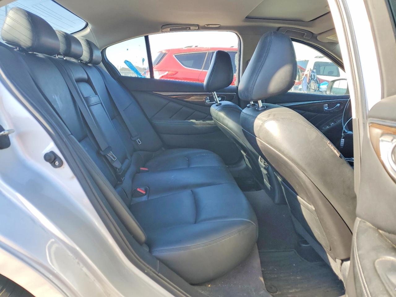 INFINITI Q50 Luxe