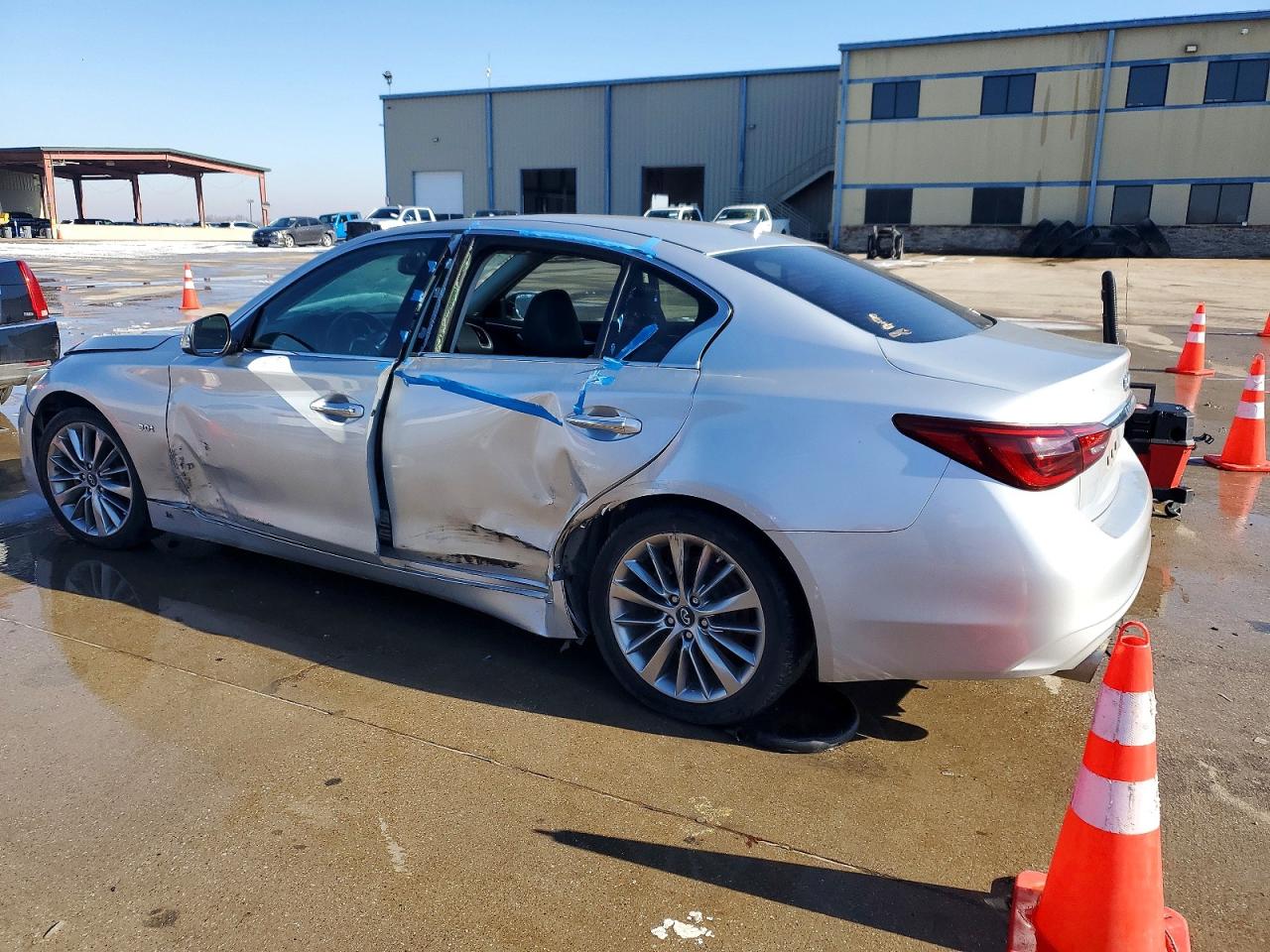 INFINITI Q50 Luxe