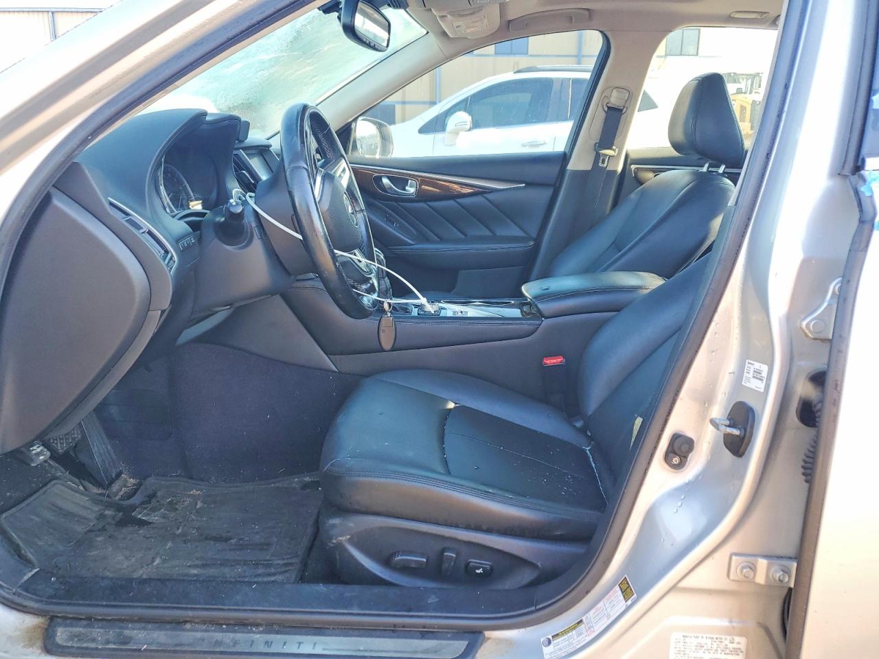INFINITI Q50 Luxe