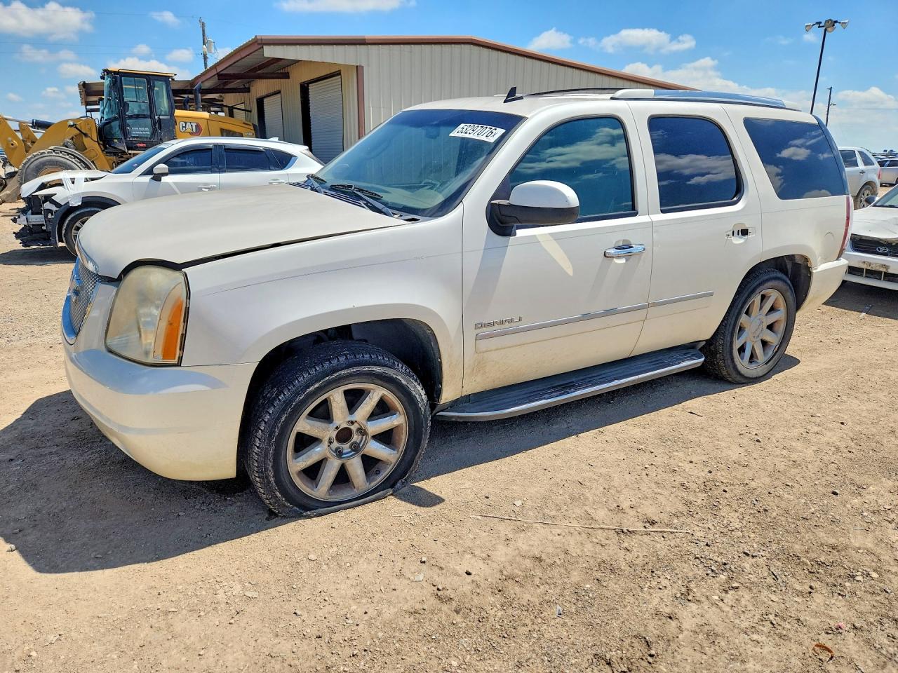 Salvage GMC Yukon Image