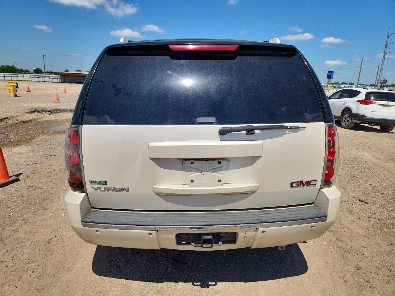 GMC Yukon Denali