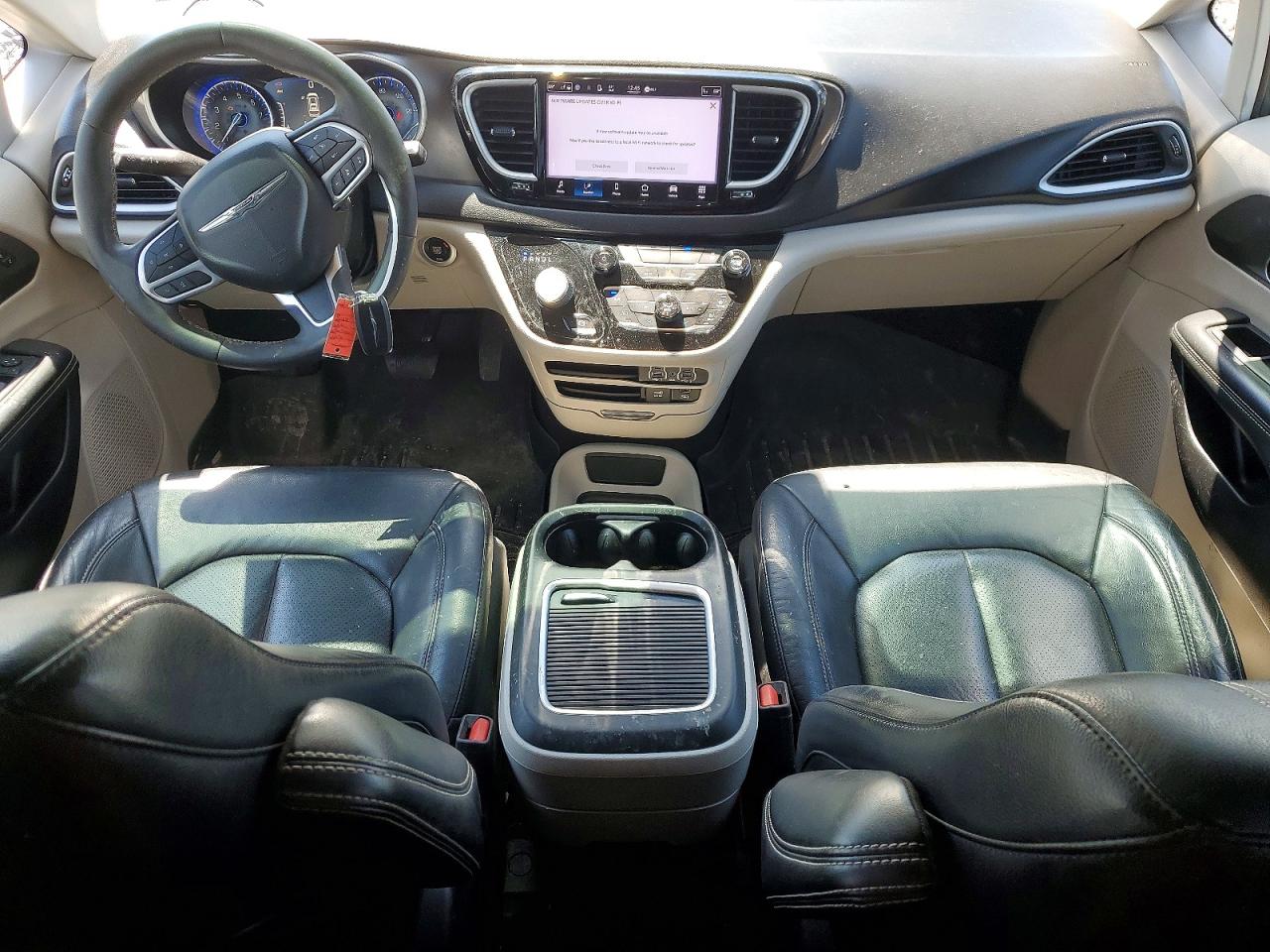 Chrysler Pacifica Touring L