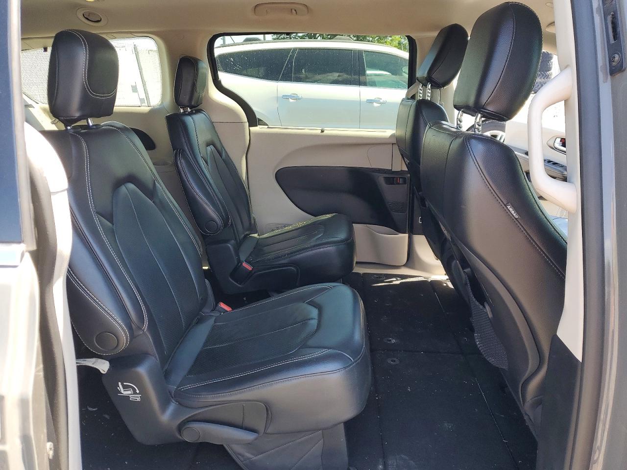 Chrysler Pacifica Touring L