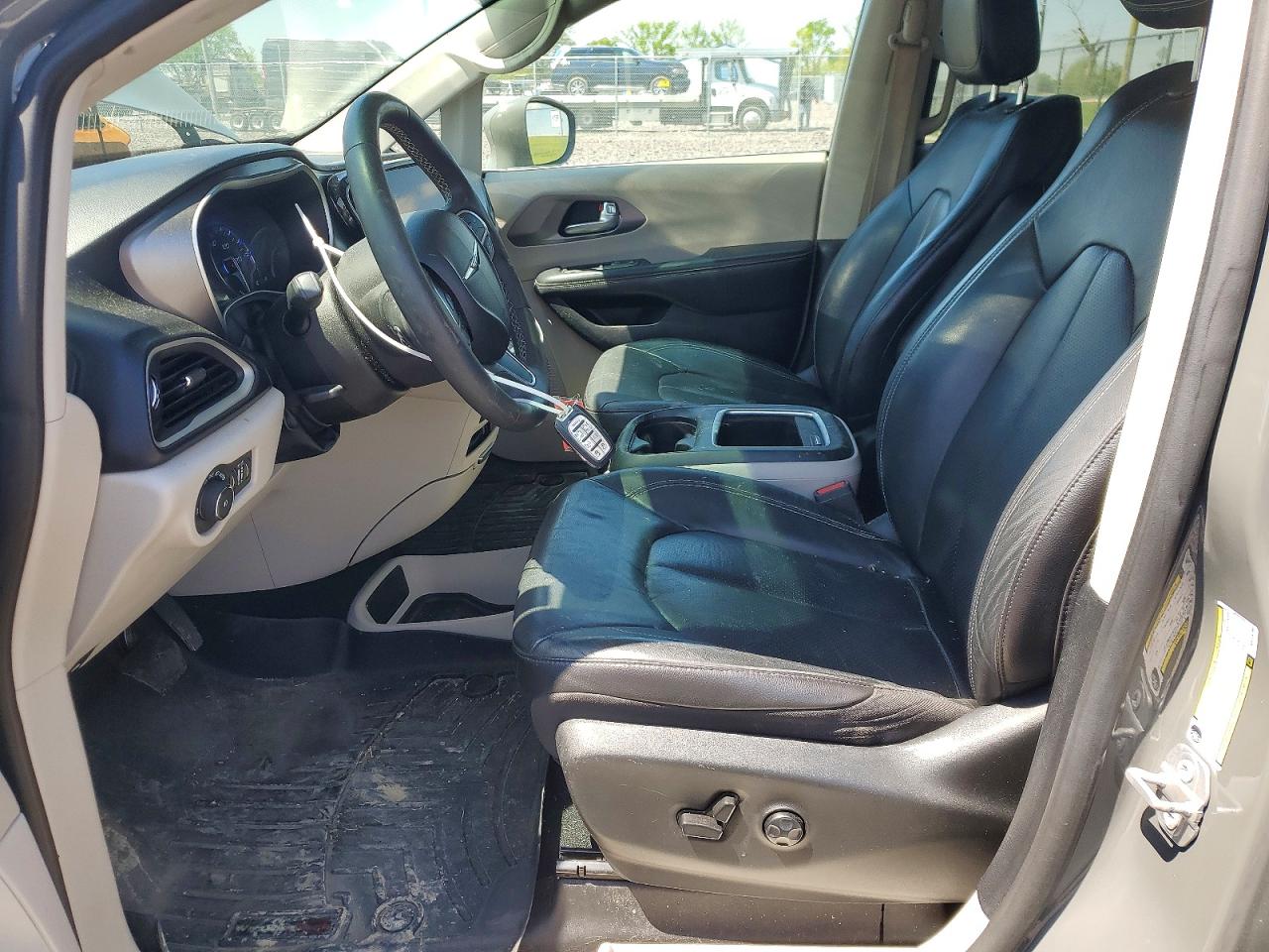 Chrysler Pacifica Touring L