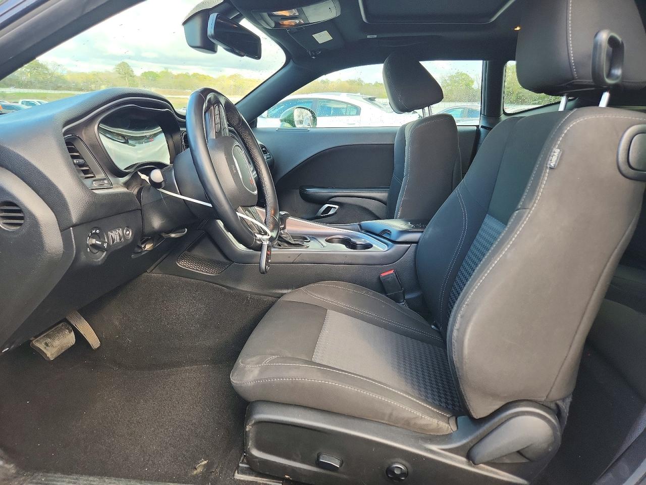 Dodge Challenger Sxt