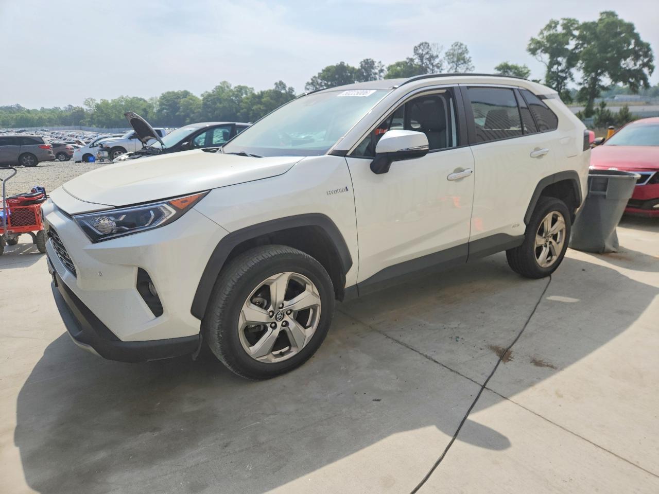 Salvage Toyota RAV4 Image