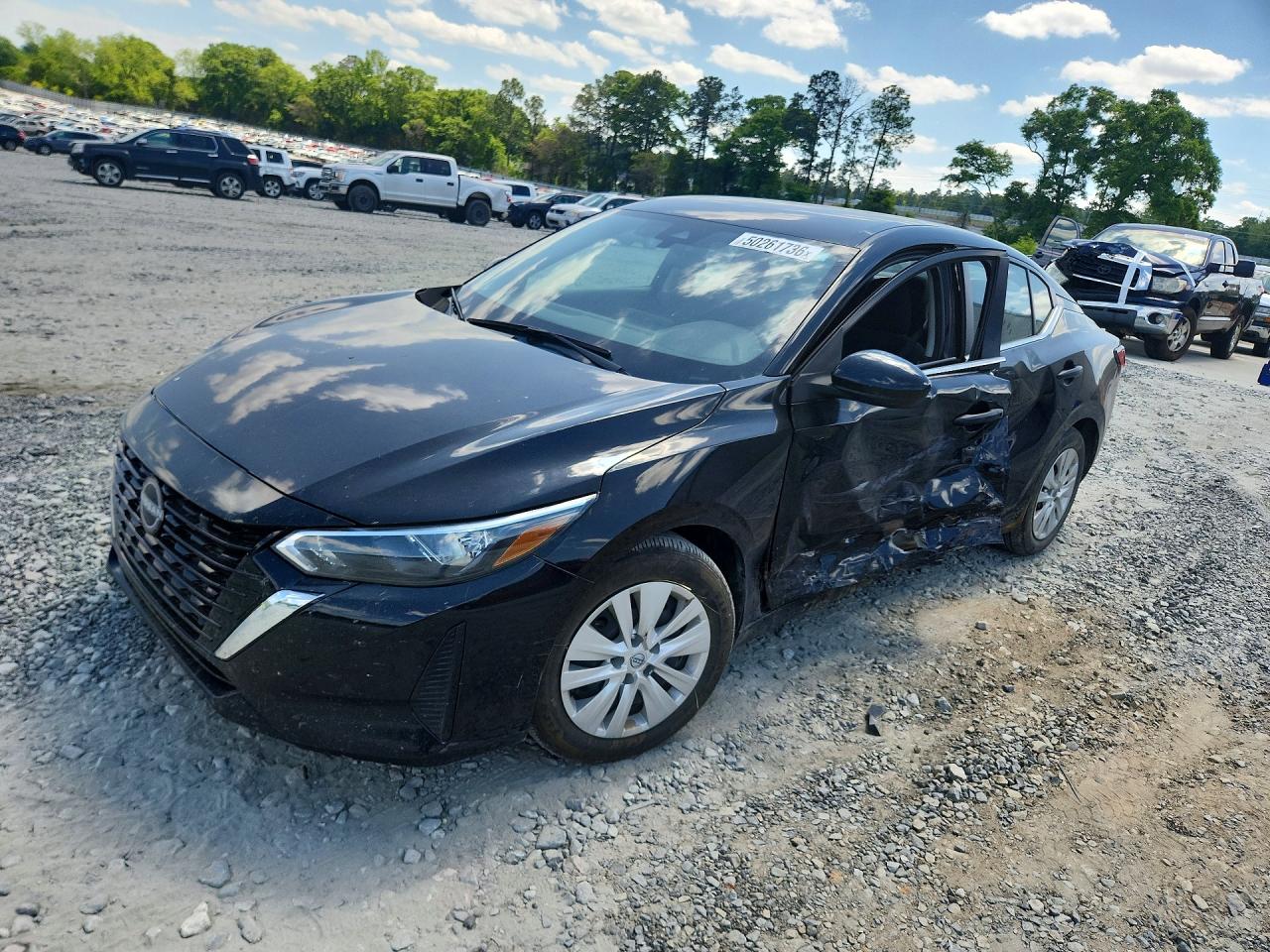Salvage Nissan Sentra Image
