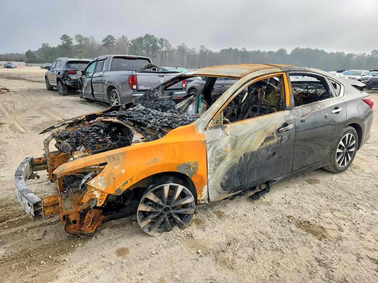 Salvage Nissan Altima Image