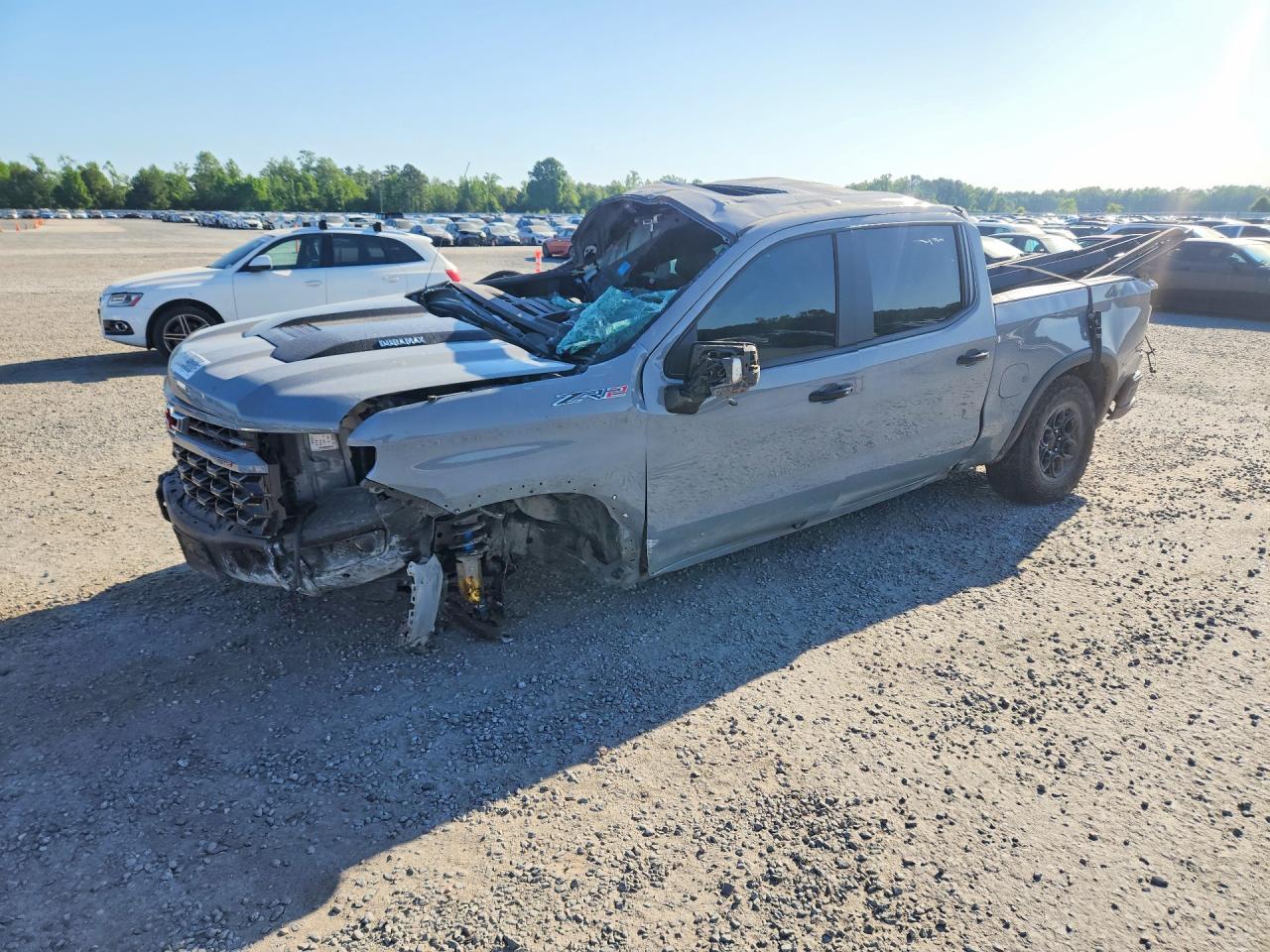 Salvage Chevrolet Silverado Image