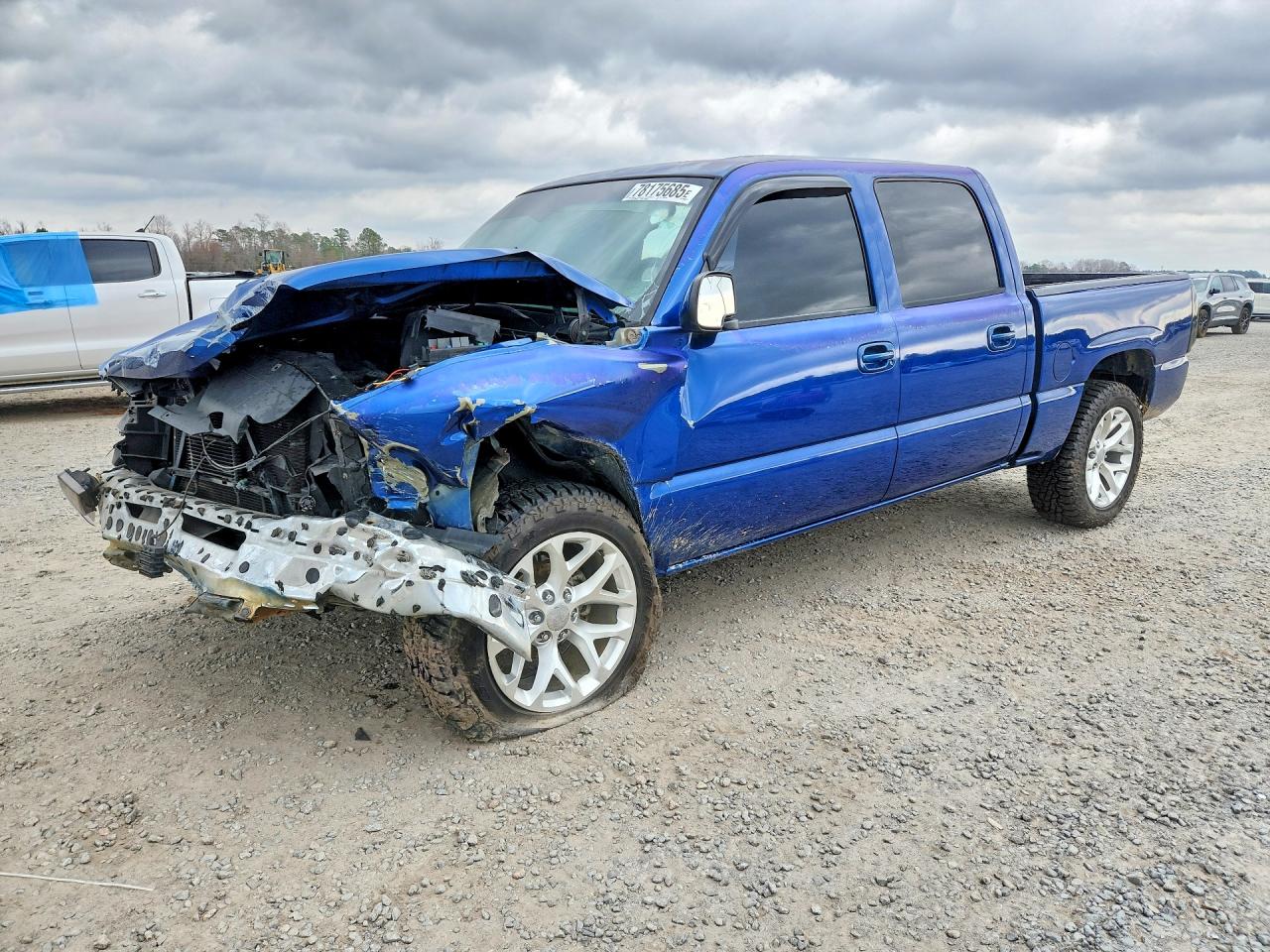 Salvage Chevrolet Silverado Image