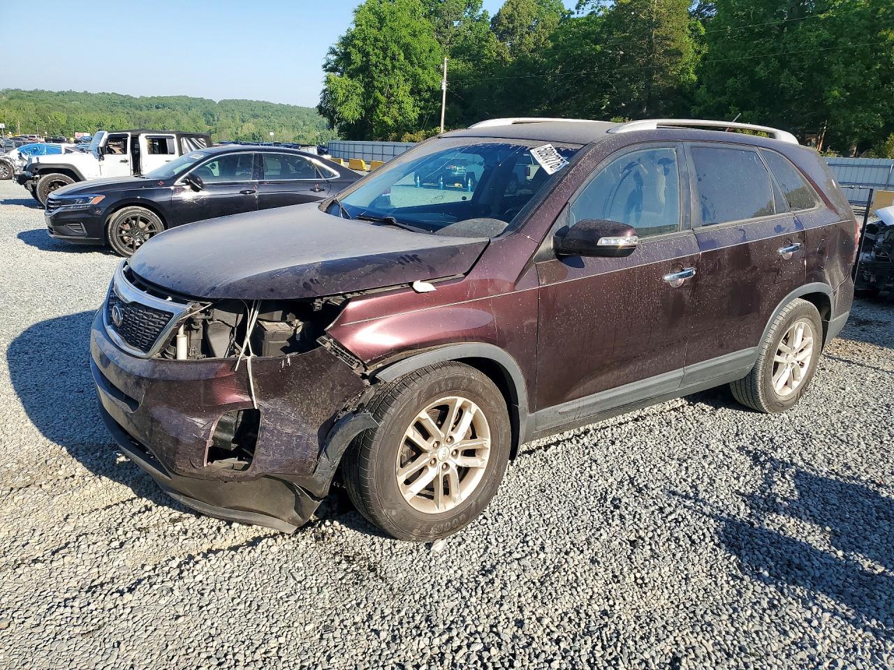 Salvage Kia Sorento Image