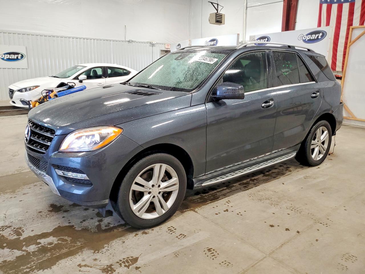 Salvage Mercedes-Benz M-Class Image