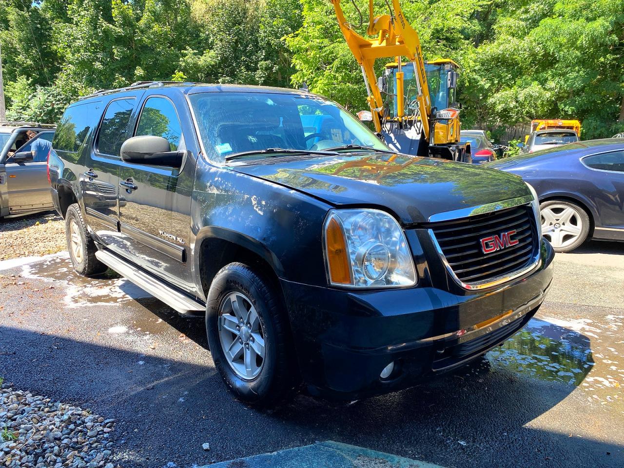 Salvage GMC Yukon Image