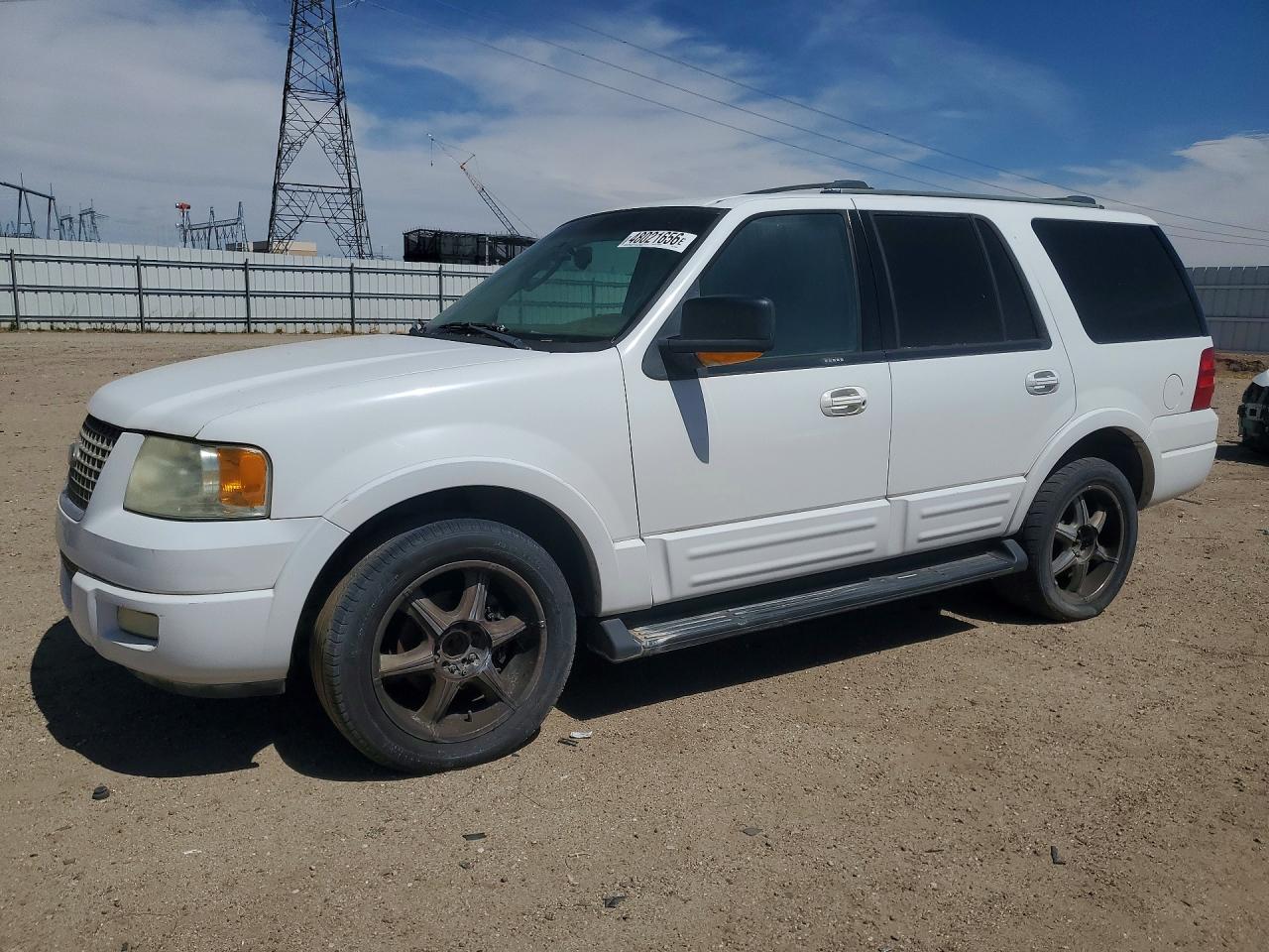 Salvage Ford Expedition Image