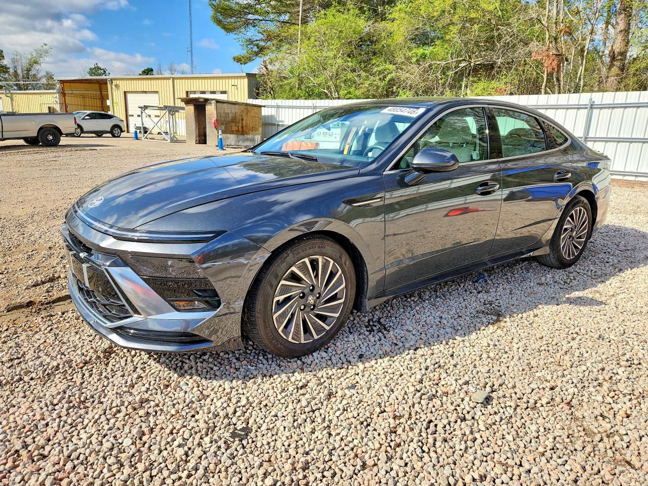 Salvage Hyundai SONATA Image