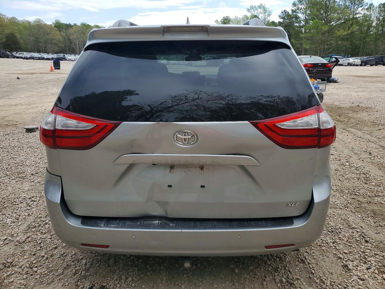 Toyota Sienna Xle 8-passenger