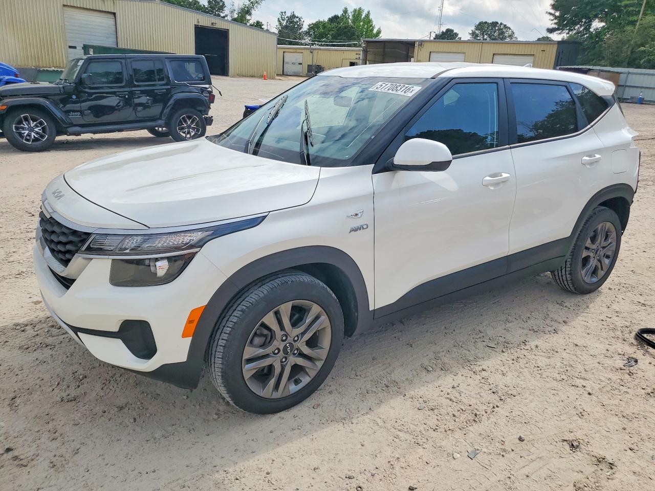 Salvage Kia Seltos Image