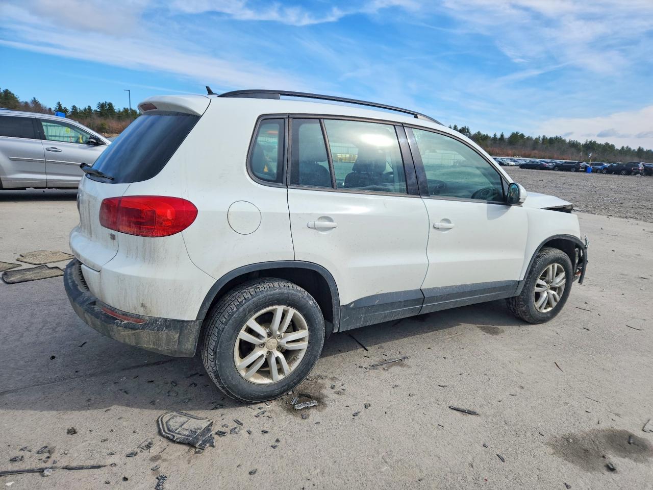Volkswagen Tiguan S