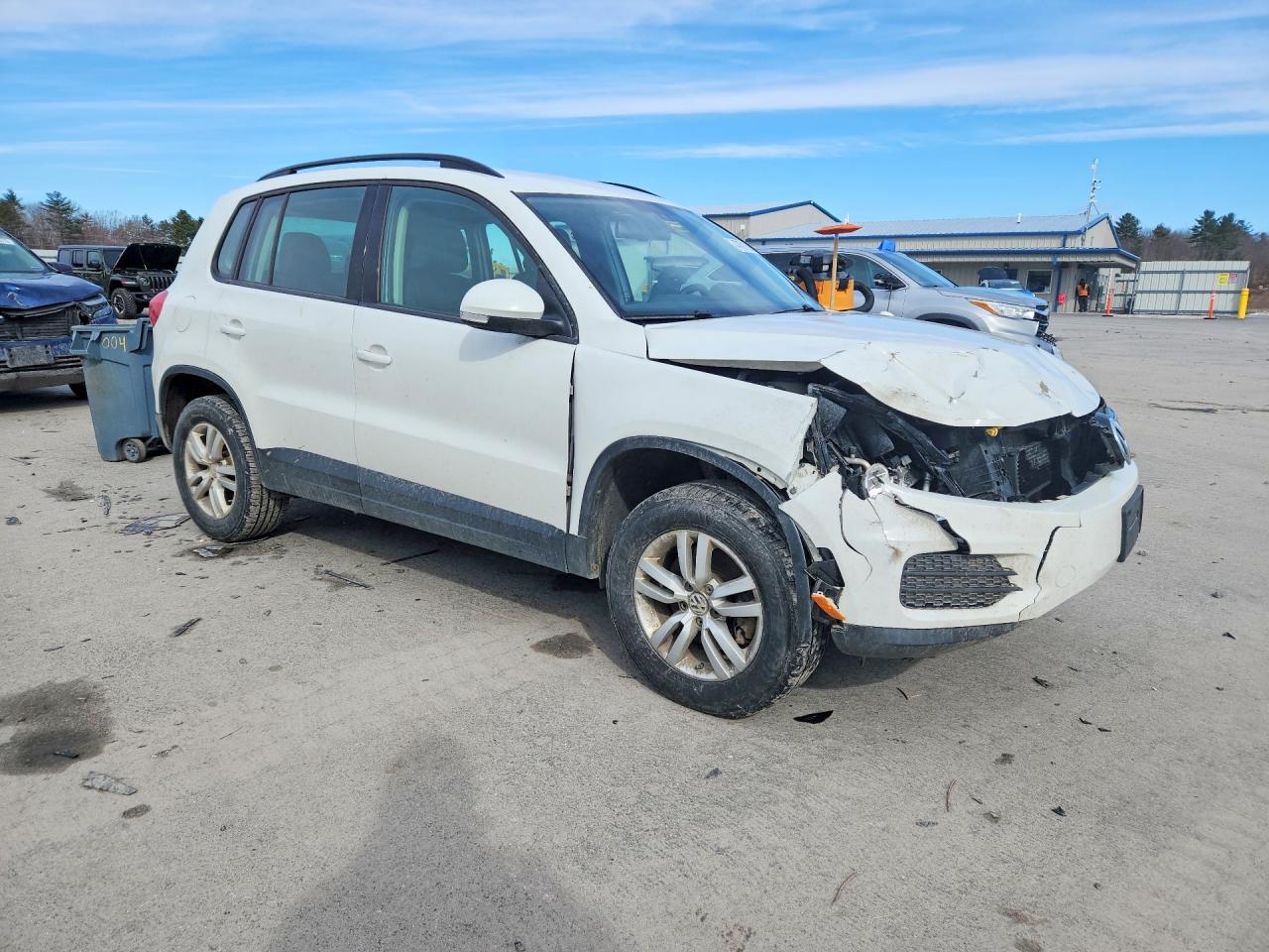 Volkswagen Tiguan S