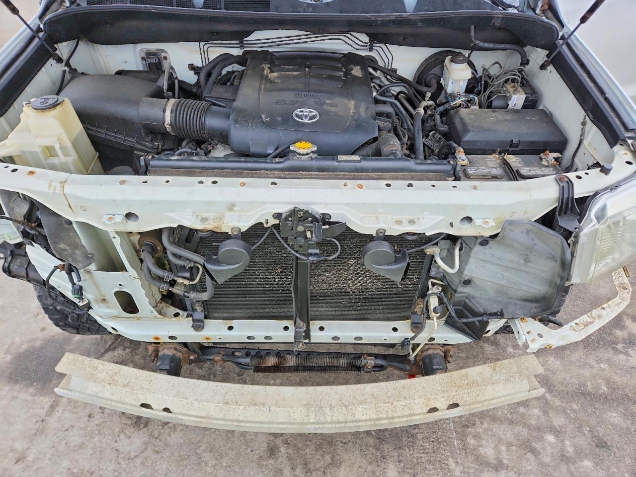 Toyota Tundra Crewmax Sr5