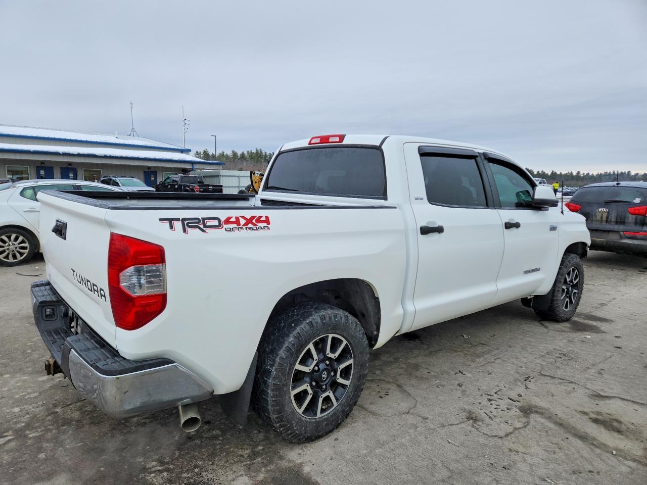 Toyota Tundra Crewmax Sr5