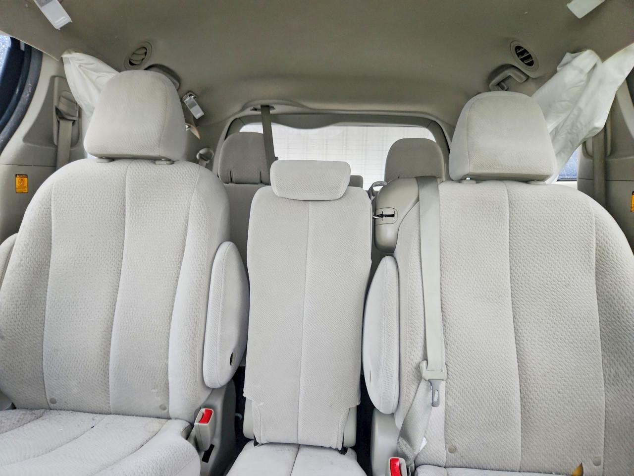 Toyota Sienna Le