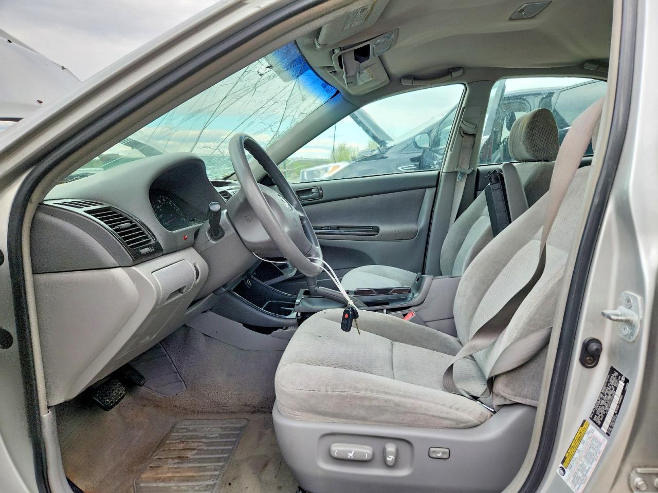 Toyota Camry Le V6