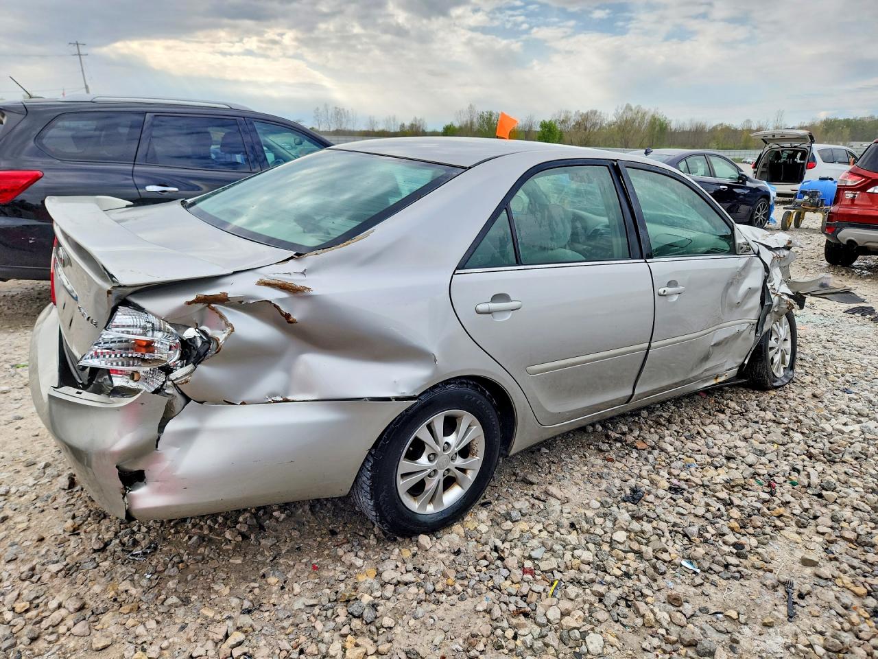Toyota Camry Le V6