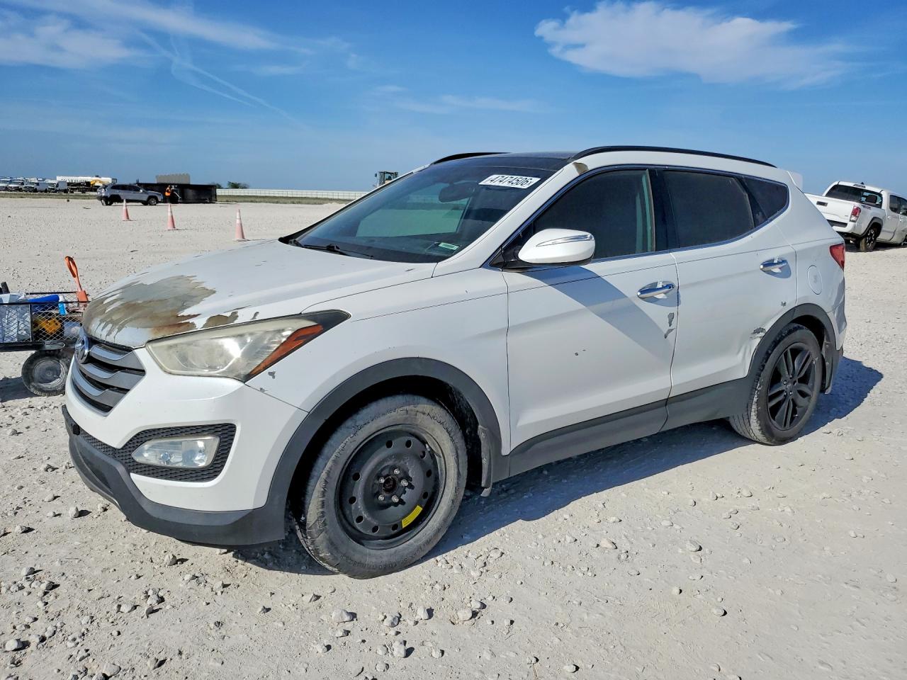 Salvage Hyundai SANTA FE Image